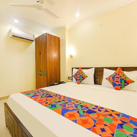Fabhotel Prime Apple Tree Residency New Delhi Bagian luar foto