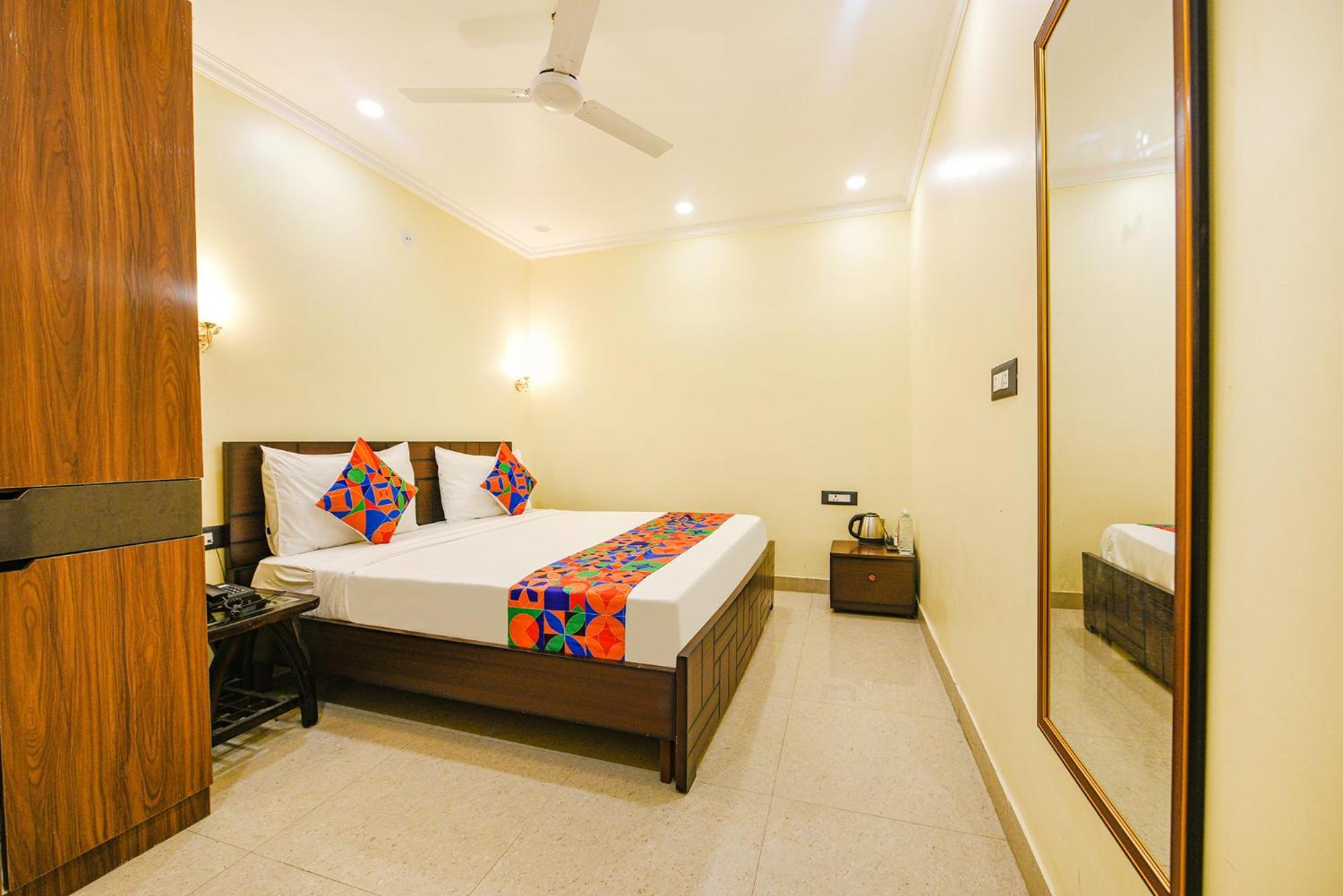 Fabhotel Prime Apple Tree Residency New Delhi Bagian luar foto