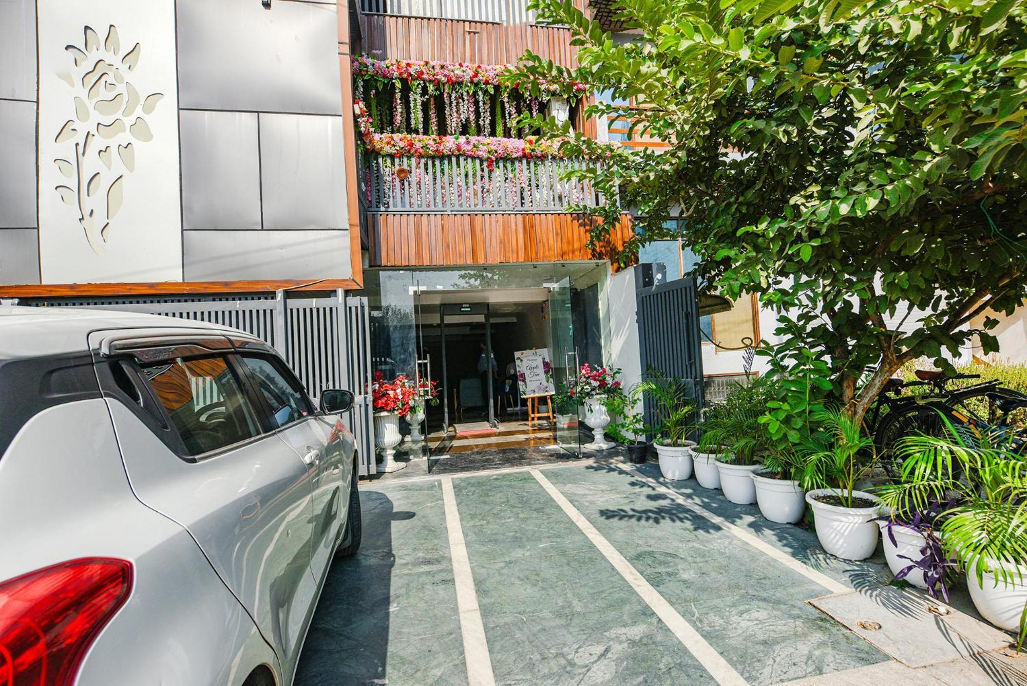 Fabhotel Prime Apple Tree Residency New Delhi Bagian luar foto