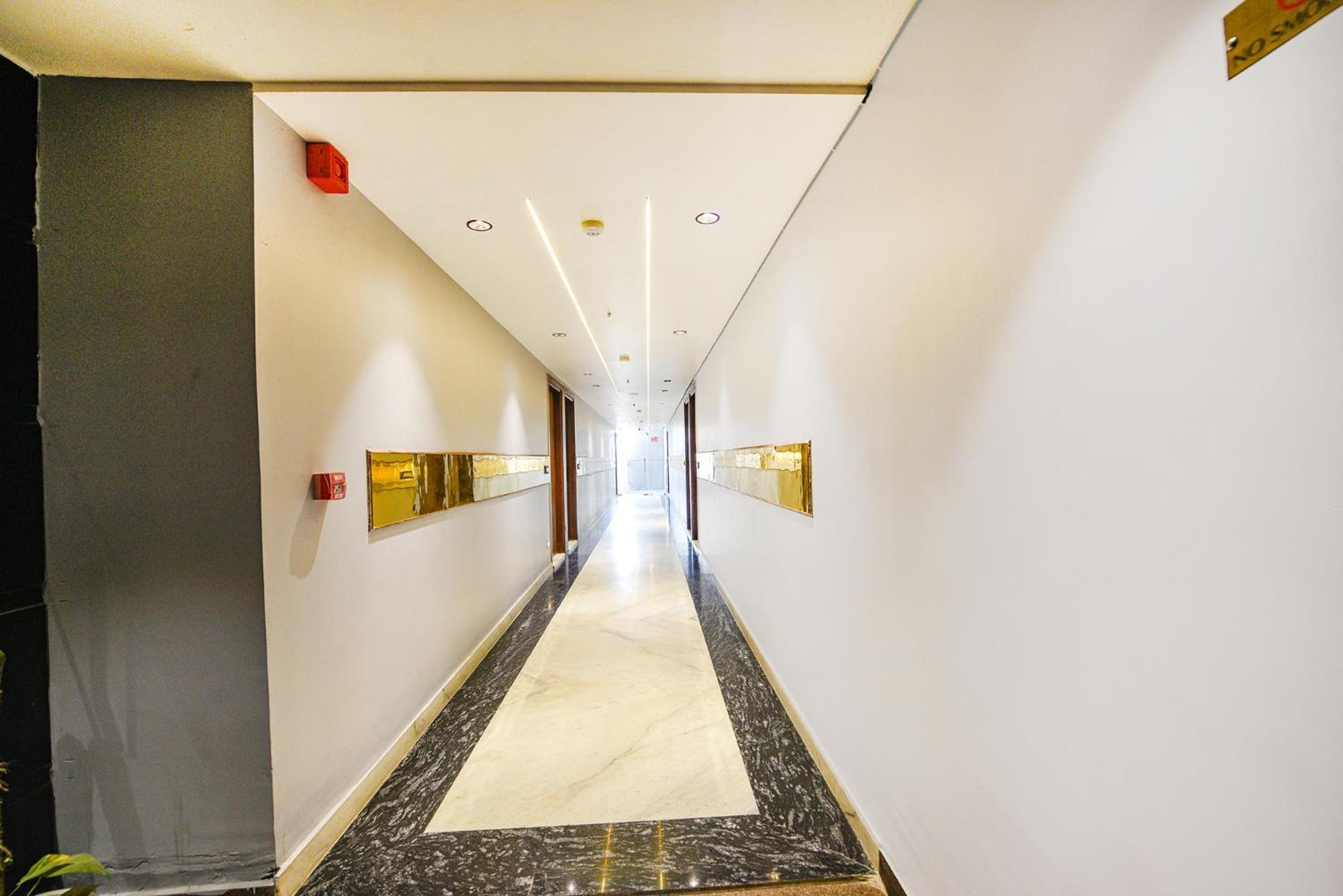 Fabhotel Prime Apple Tree Residency New Delhi Bagian luar foto