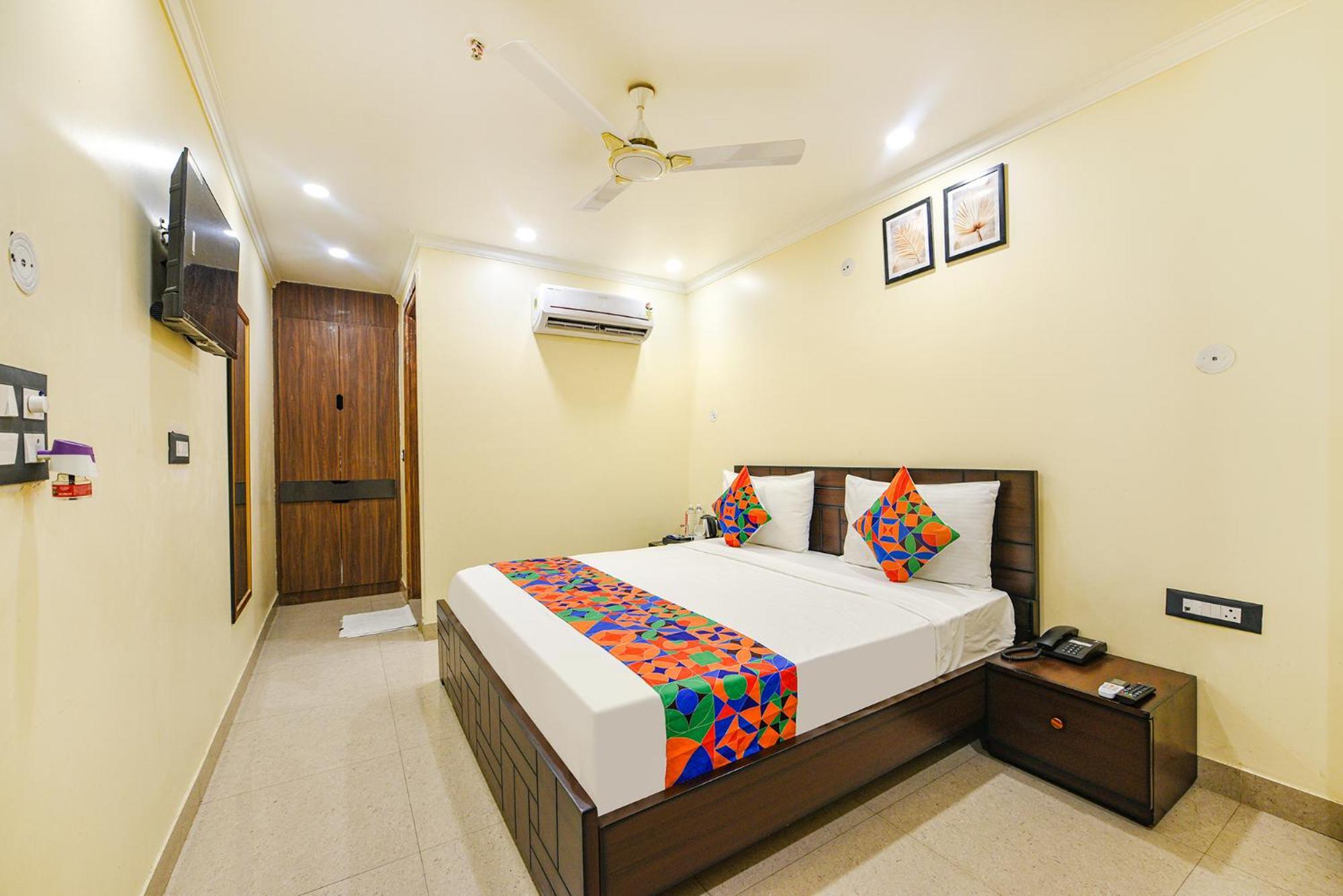 Fabhotel Prime Apple Tree Residency New Delhi Bagian luar foto
