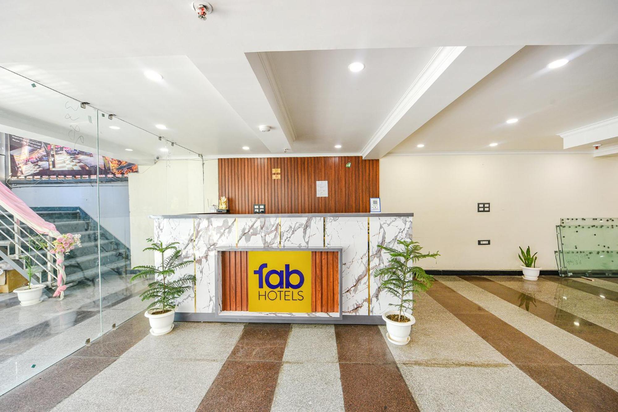 Fabhotel Prime Apple Tree Residency New Delhi Bagian luar foto