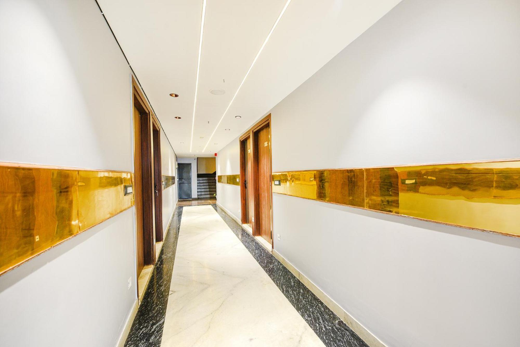 Fabhotel Prime Apple Tree Residency New Delhi Bagian luar foto