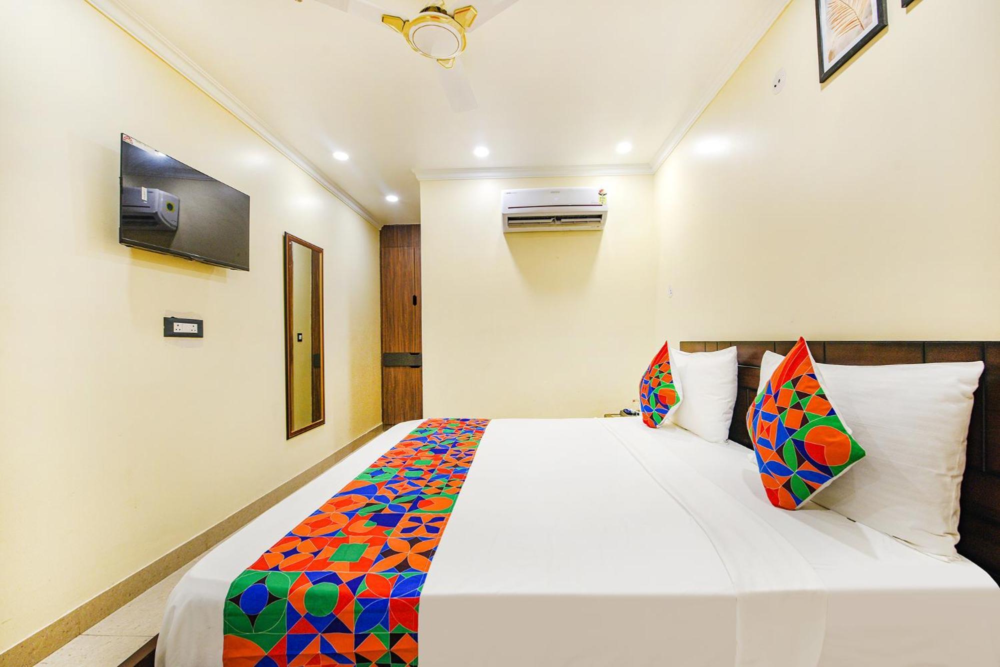 Fabhotel Prime Apple Tree Residency New Delhi Bagian luar foto