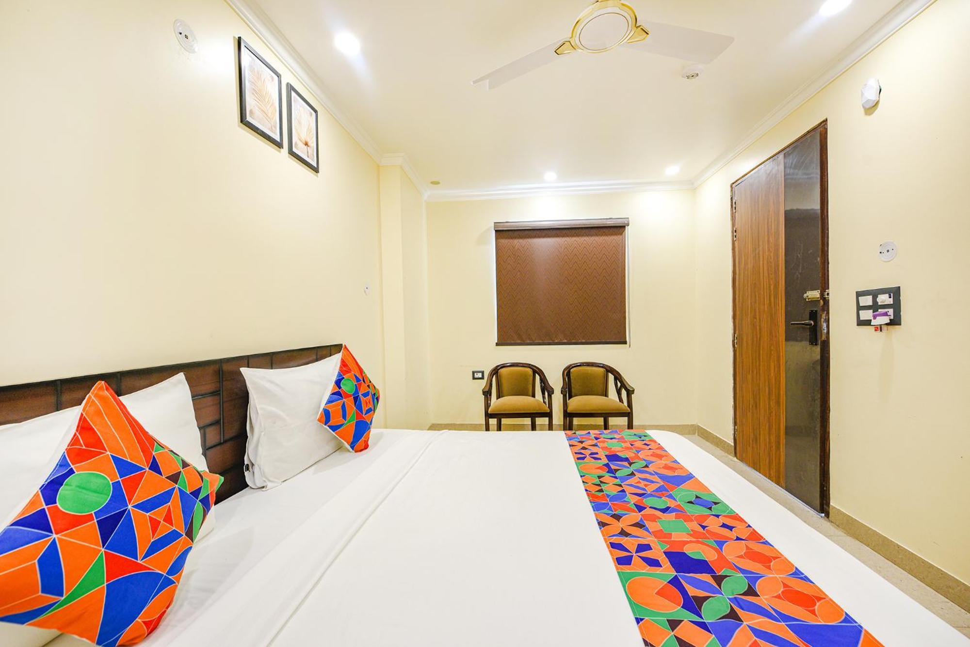 Fabhotel Prime Apple Tree Residency New Delhi Bagian luar foto
